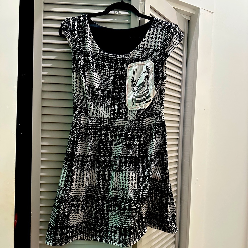 Adorable bat handsewn patch on cute vintage dress 👗 🦇